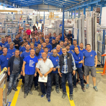 trabaja con nosotros